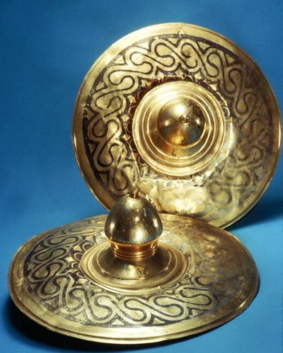 蓋（金を銀で象眼） 作： Thracian